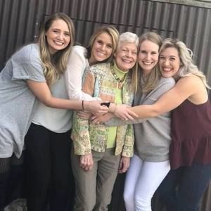 Meet your Posher, Lauren